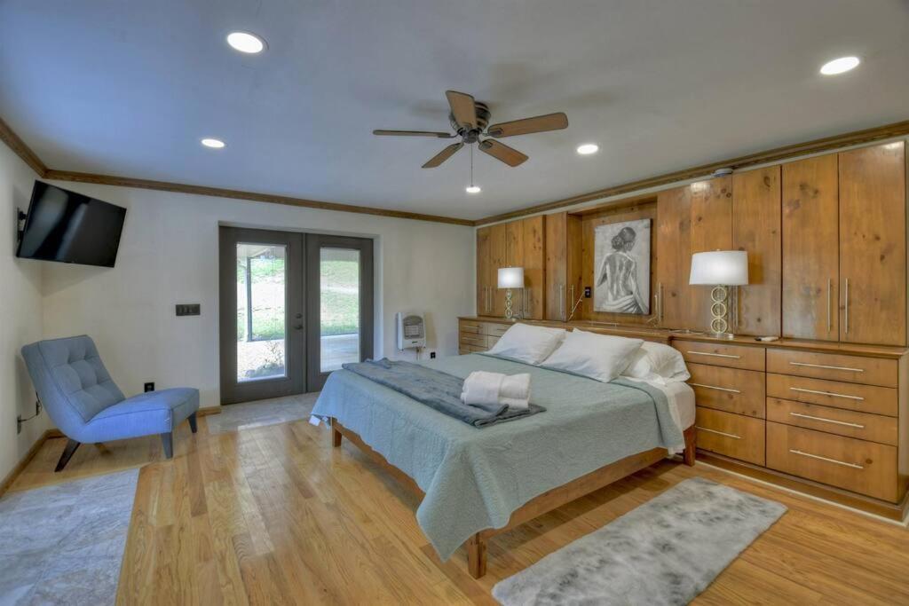 The Chariot - Creek Front With Hottub, Fire Pits, Billiards, Ev Charger - Sandalwood Stays Blue Ridge Kültér fotó
