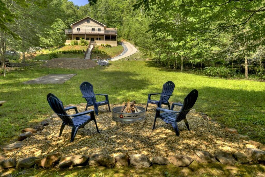 The Chariot - Creek Front With Hottub, Fire Pits, Billiards, Ev Charger - Sandalwood Stays Blue Ridge Kültér fotó